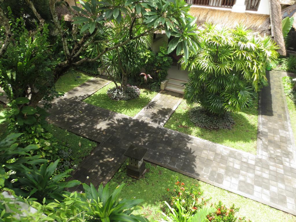 Puri Raja Hotel Legian Exterior foto
