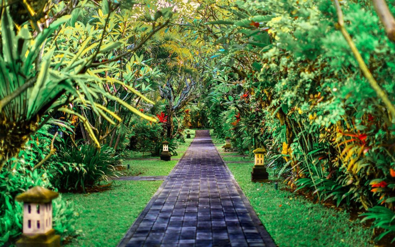 Puri Raja Hotel Legian Exterior foto